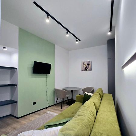 Apartment In The City Center Near The Park Lviv Exteriör bild